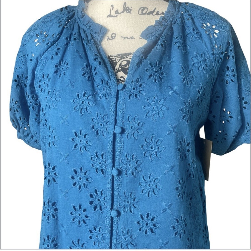NWT‎ Nurture By Westbound Petites PS Blue Eyelet Embroidered Top Button